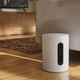 Imagen para el artículo titulado Sonos amplía su catálogo de altavoces "baratos" con un pequeño subwoofer